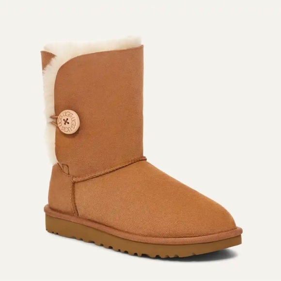UGG Shoes - Ugg Bailey Button II Women Chestnut Size 8